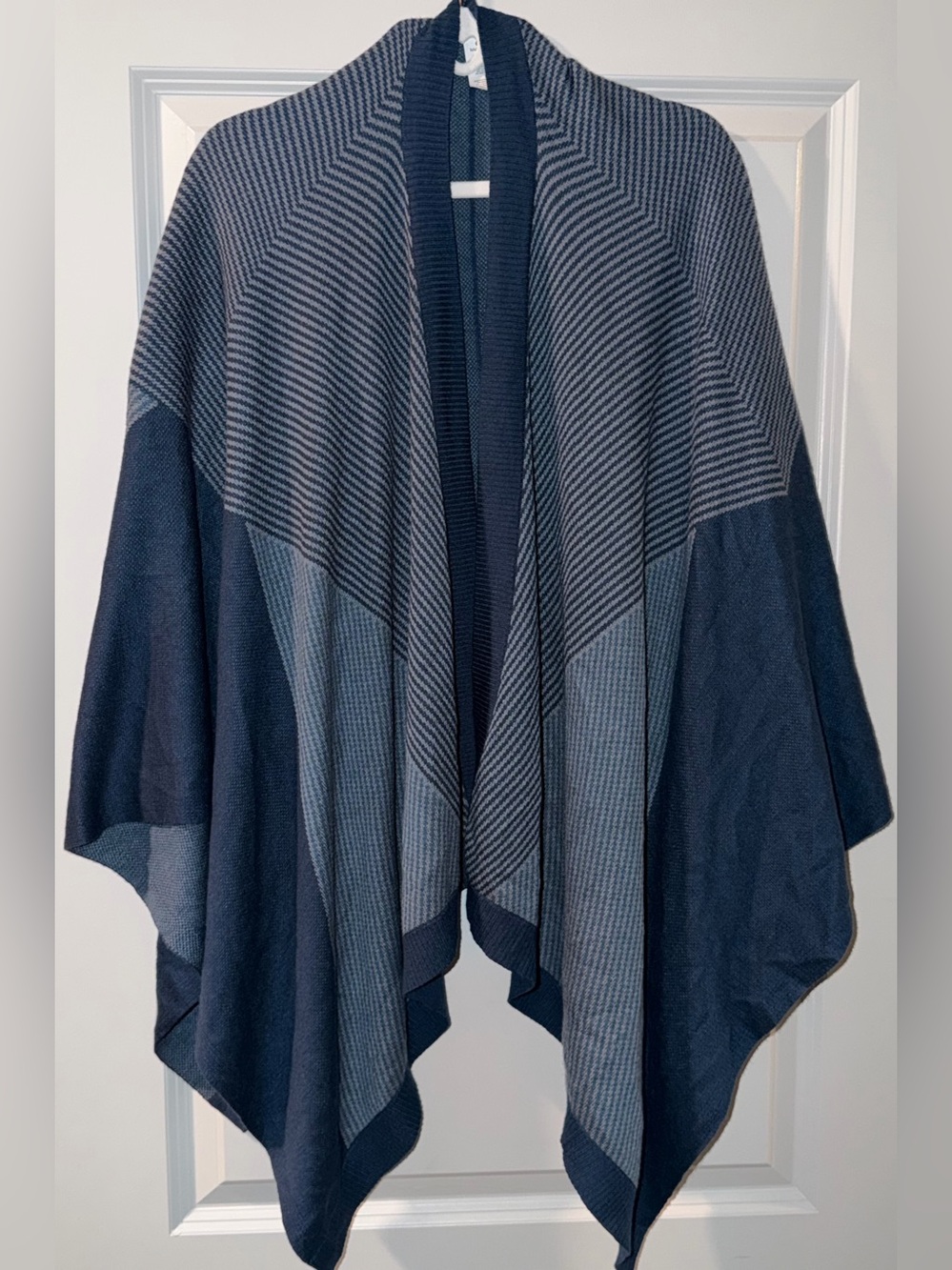 Lululemon blue Knit Shawl Wrap